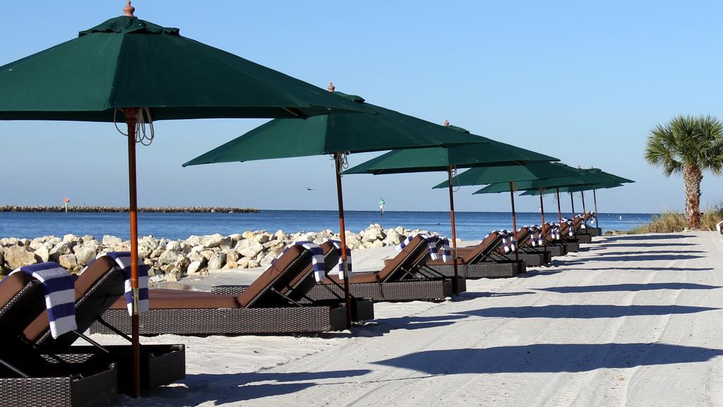 Dreamview Beachfront Hotel & Resort Клиъруотър Бийч Екстериор снимка