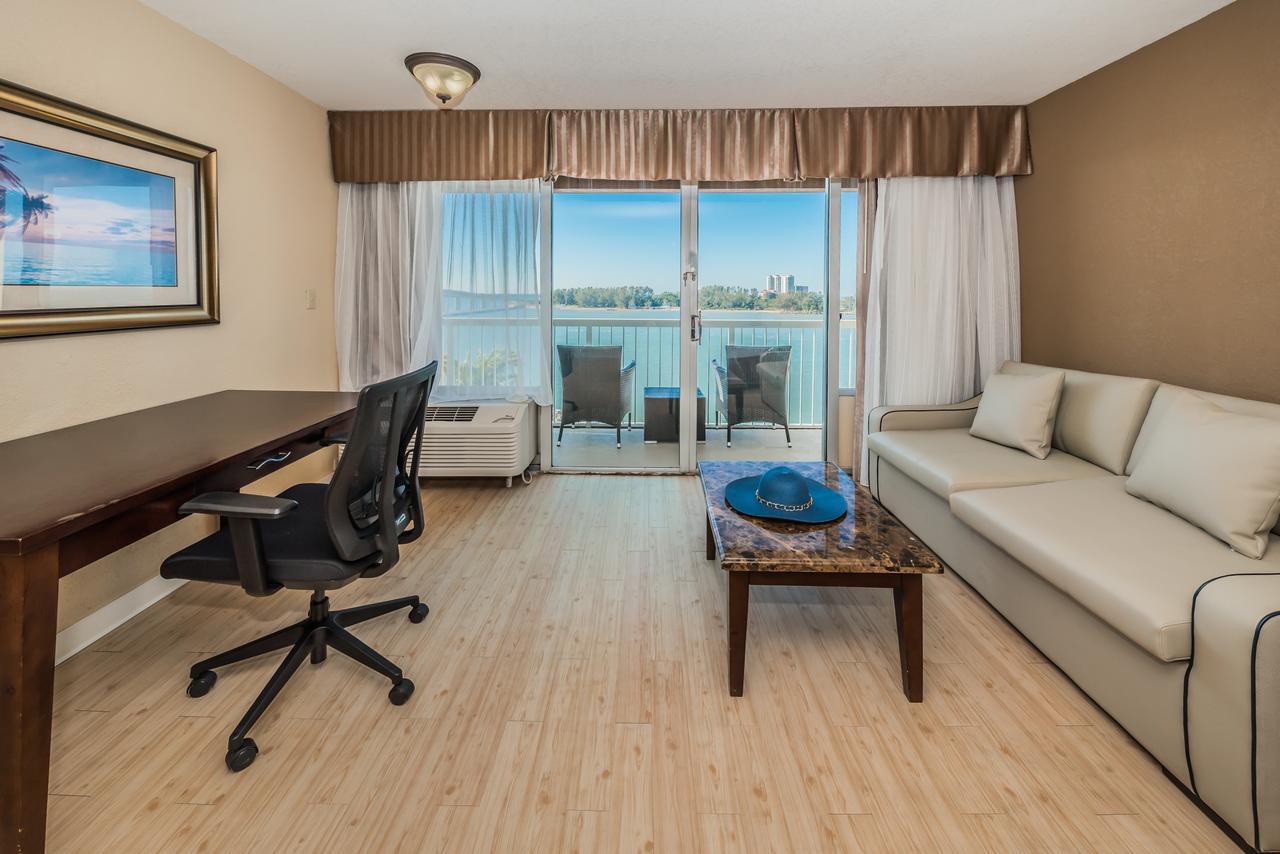 Dreamview Beachfront Hotel & Resort Клиъруотър Бийч Екстериор снимка