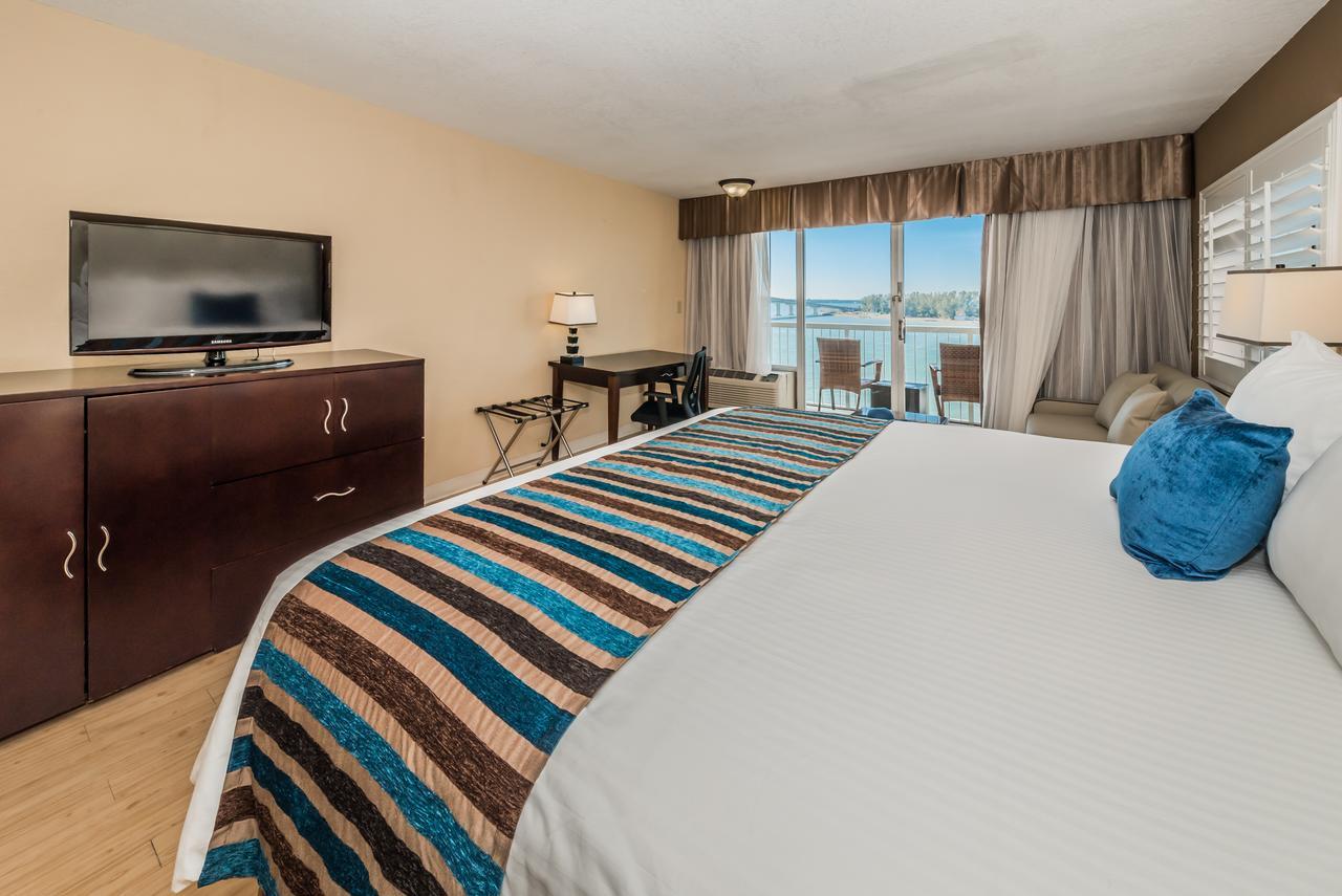 Dreamview Beachfront Hotel & Resort Клиъруотър Бийч Екстериор снимка