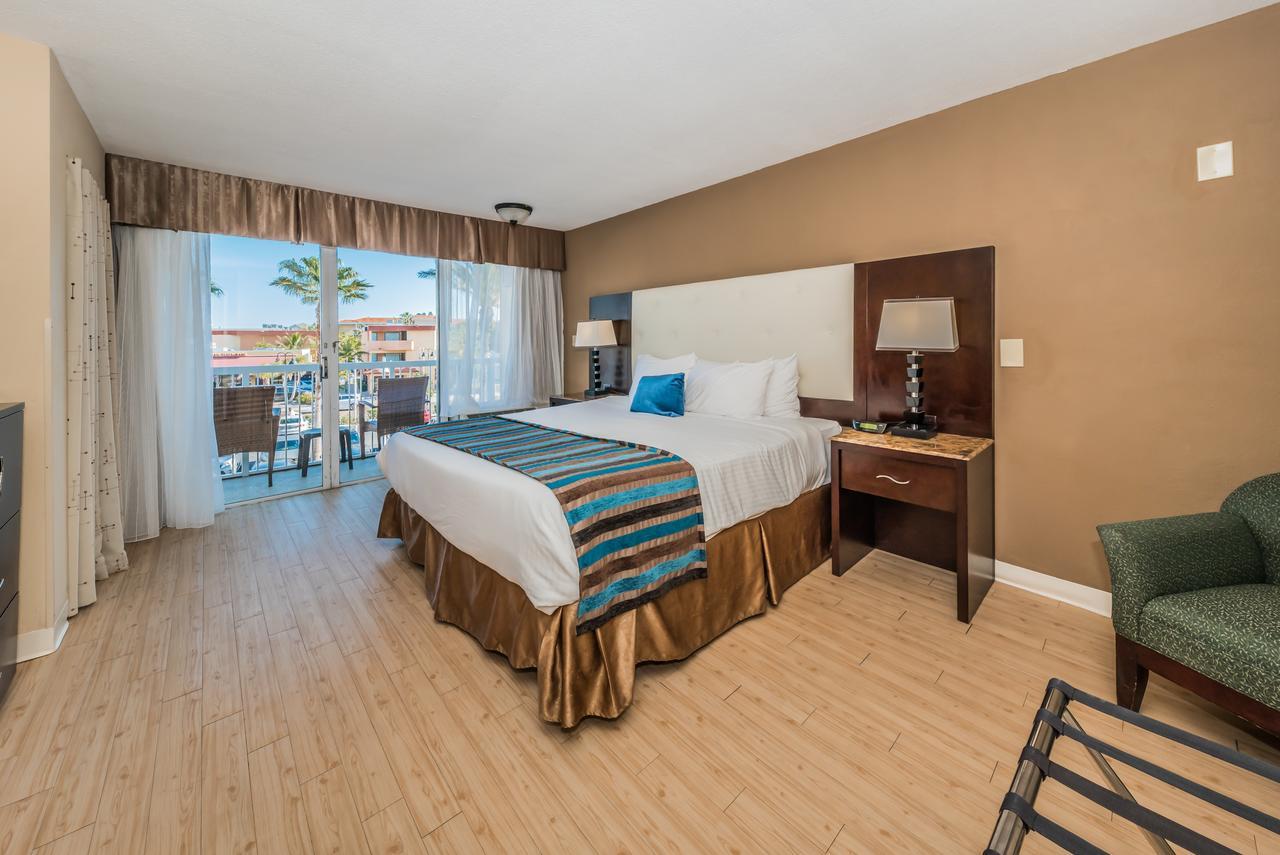 Dreamview Beachfront Hotel & Resort Клиъруотър Бийч Екстериор снимка